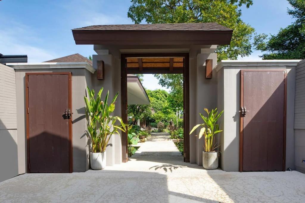 Traditional Elegance, Baan Suan Villa Ban Bang La Exterior photo