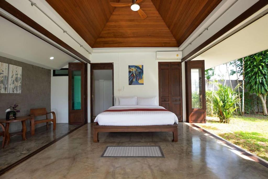 Traditional Elegance, Baan Suan Villa Ban Bang La Exterior photo