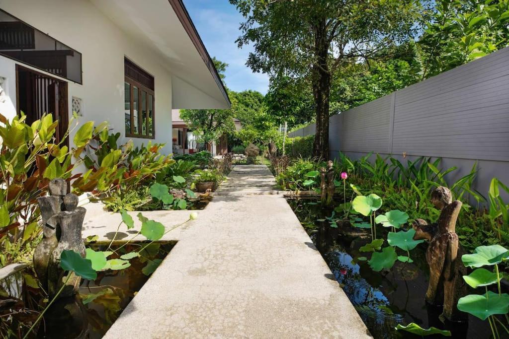 Traditional Elegance, Baan Suan Villa Ban Bang La Exterior photo