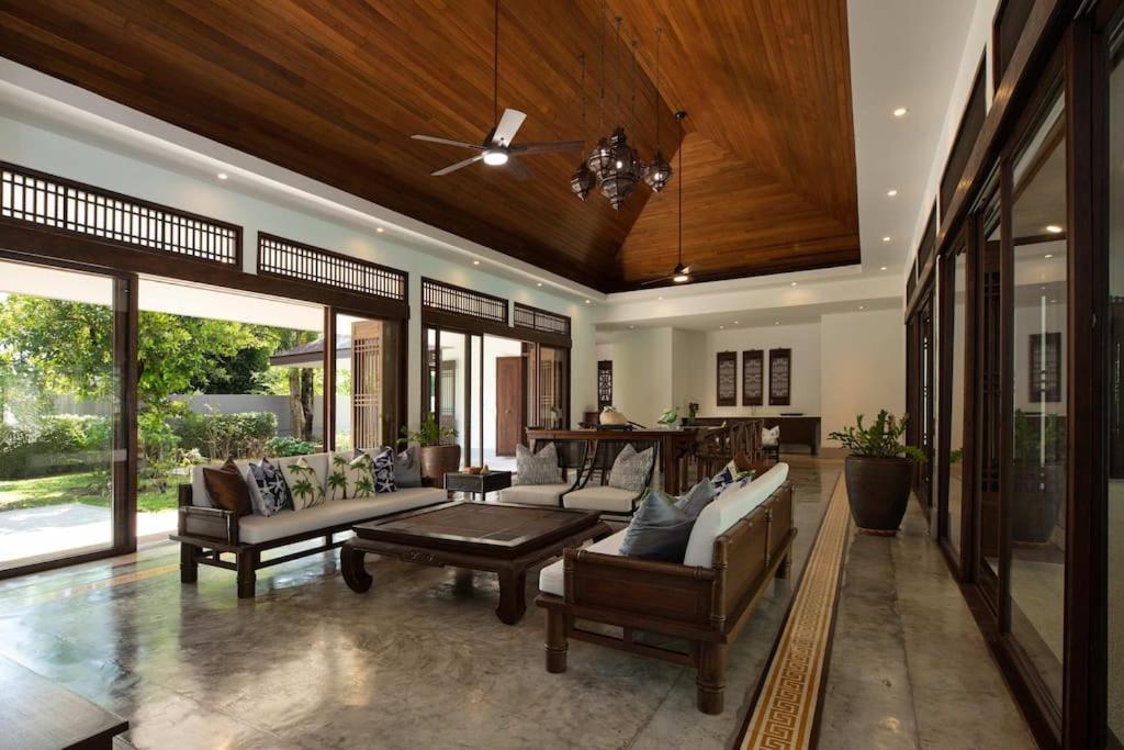 Traditional Elegance, Baan Suan Villa Ban Bang La Exterior photo