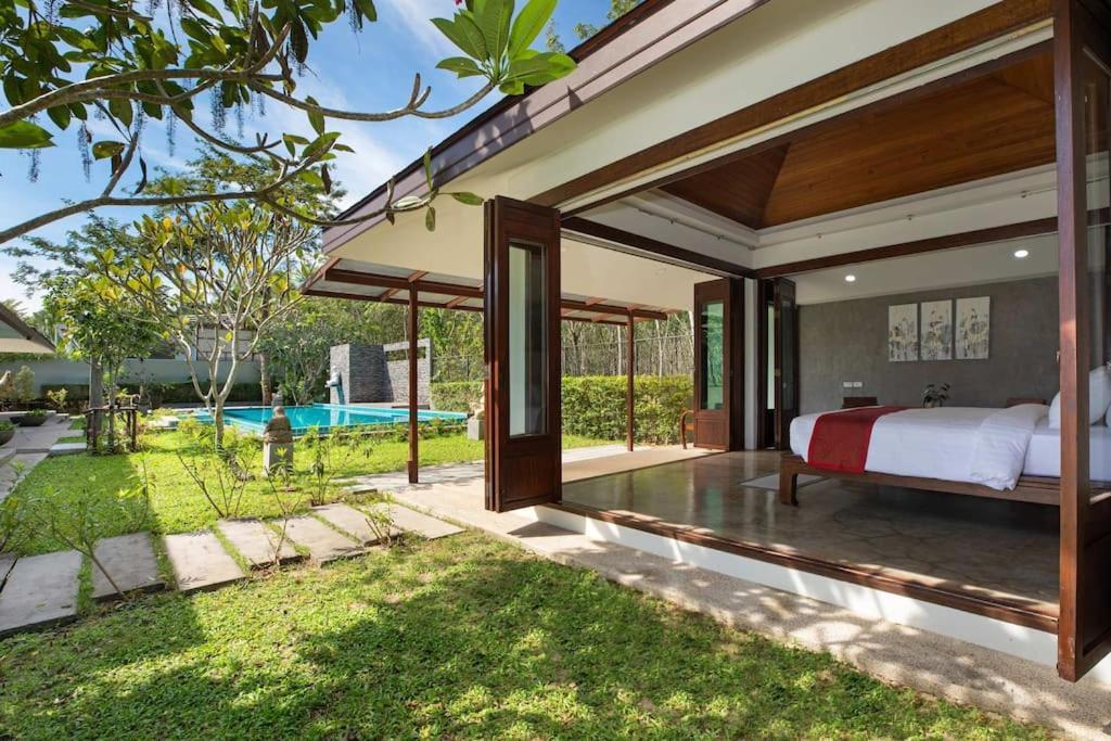 Traditional Elegance, Baan Suan Villa Ban Bang La Exterior photo